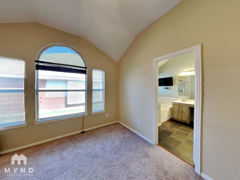 Building Photo - 10809 Copperwood Dr