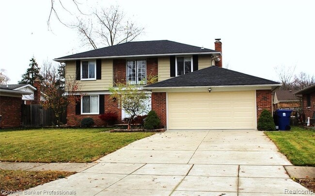 Building Photo - 6586 Carriage Hills Dr