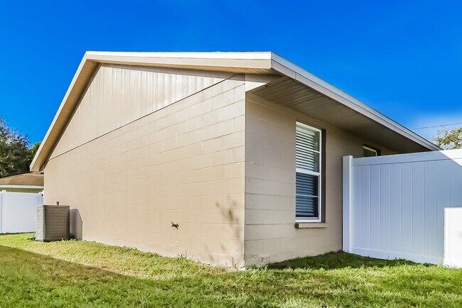 Building Photo - 11730 Lynn Brook Cir