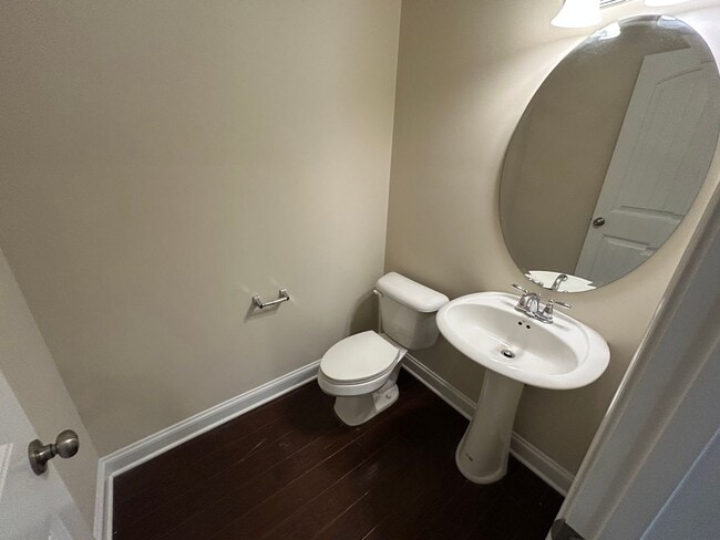 Building Photo - End Unit 3 Bed | 2.5 Bath Townhouse in Cha...