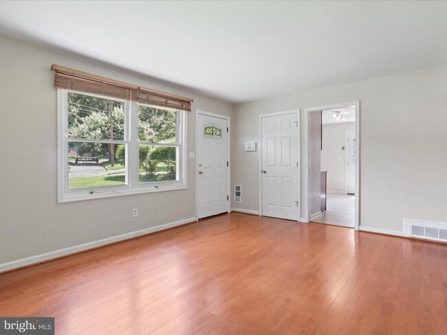 Building Photo - 5544 Halwis St
