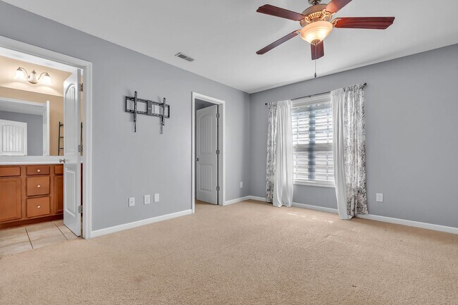 Building Photo - 477 Sand Ridge Rd