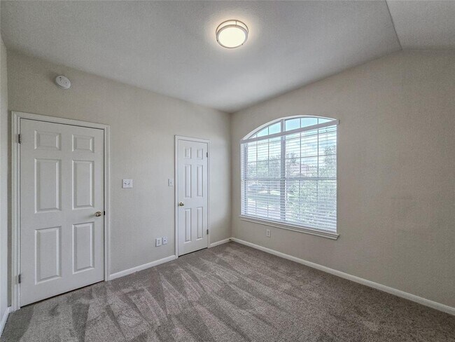 Building Photo - 12729 Serafy Ct