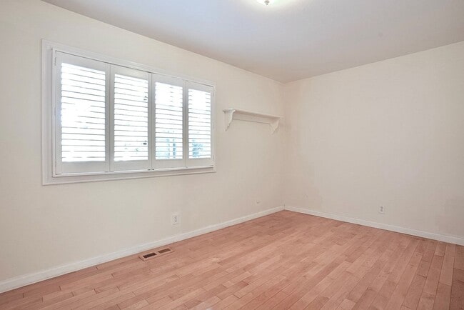 Building Photo - Beautifully Updated Three Bedroom Browns Valley Home