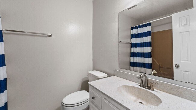 Building Photo - Newly remodeled 3 bedroom, 2 bath home.