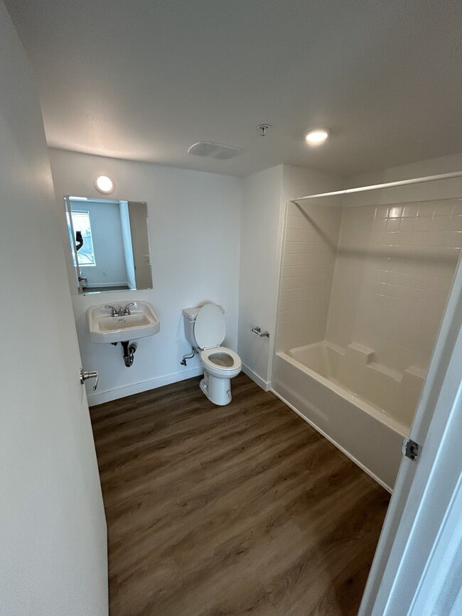 Floorplan - 11630-11640 S Main St (110 E. 116th St)