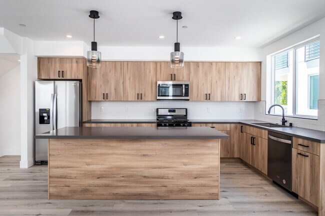 Building Photo - 4293 Tujunga Ave