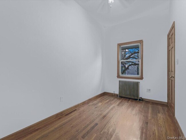 Building Photo - 196 Withers St