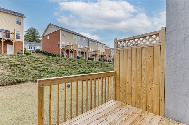 Building Photo - 805 Tulip Poplar Way