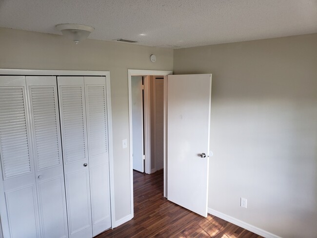 Building Photo - 2904 Foxdale Dr
