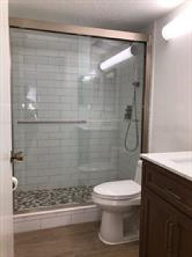 Building Photo - Remodeled 2 Bedroom, 2 Bath Condo in The P...