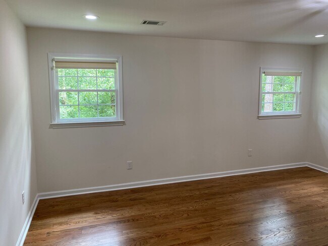 Building Photo - Welcome home!