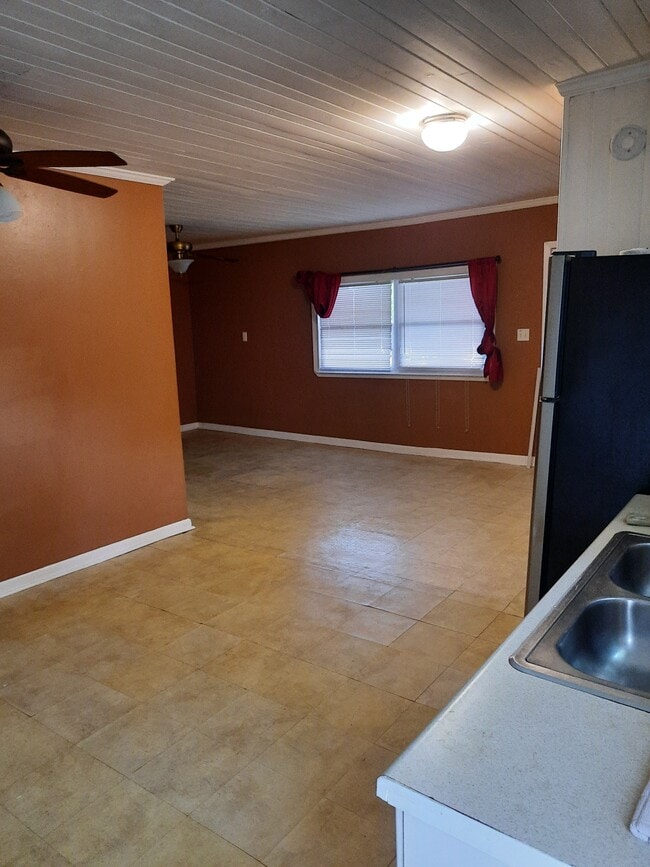 Dining area - 109 Second St SE