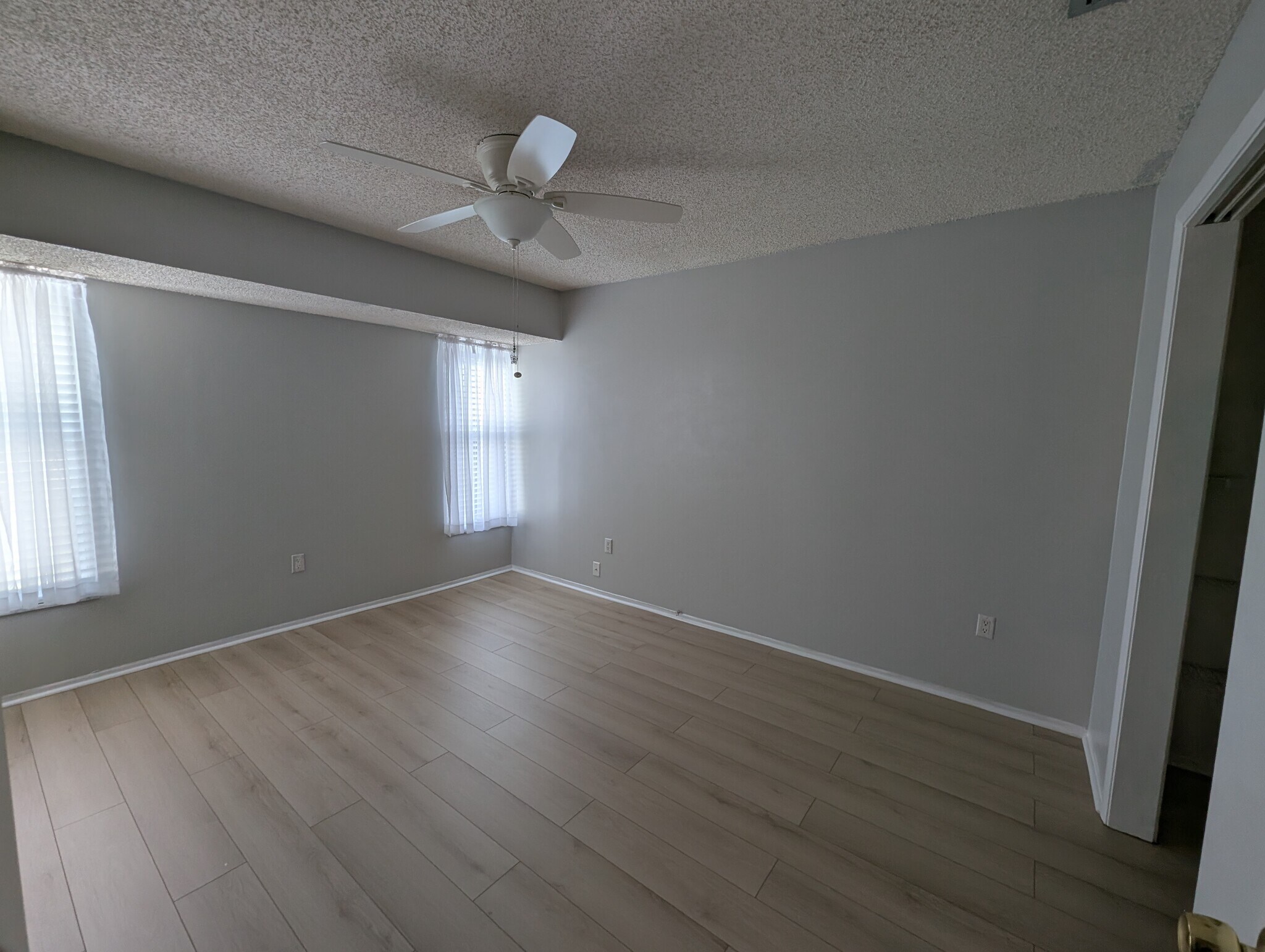 Building Photo - 4418 Parrot Ave