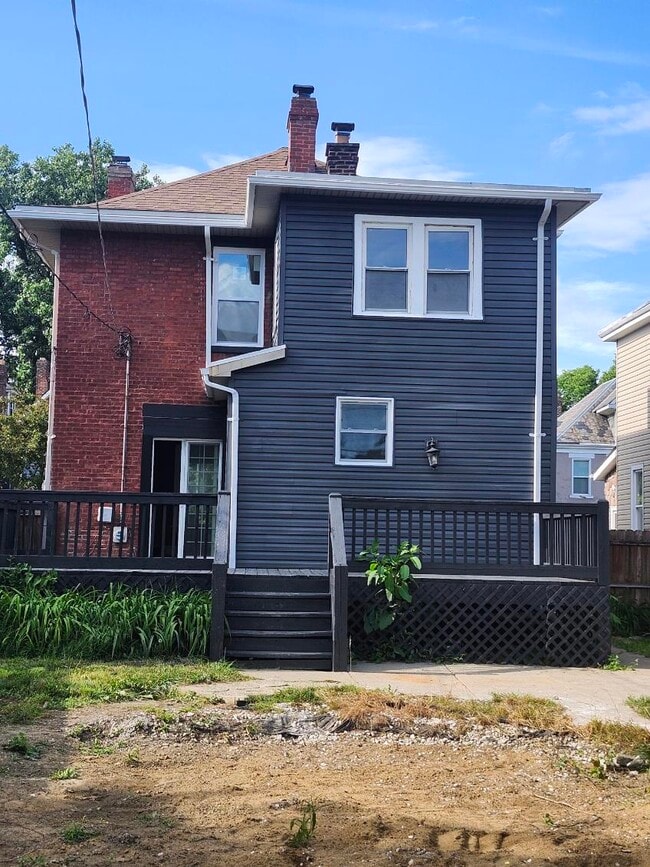 Building Photo - 1543 Clifton Ave