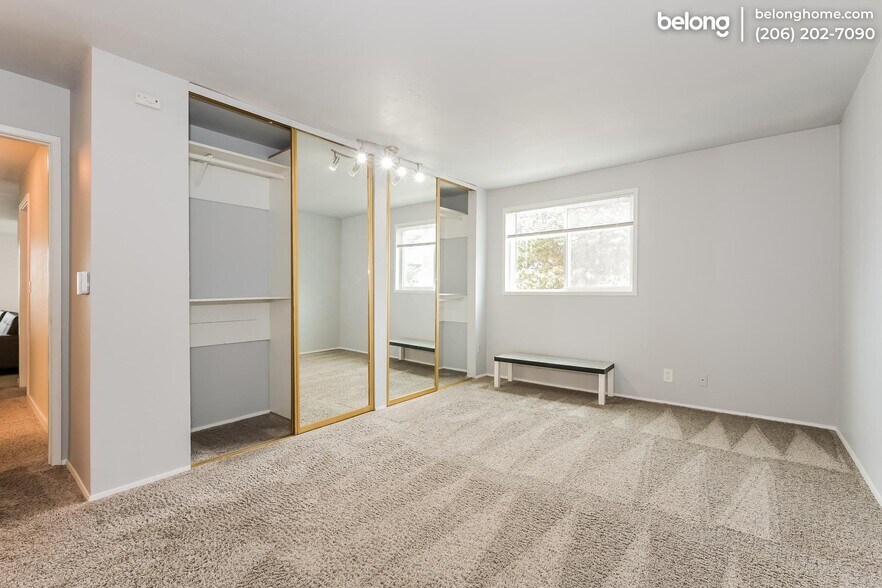Building Photo - 9710 5th Ave NE