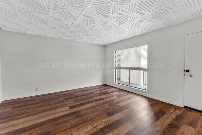 Building Photo - 500 Glenwood Cir