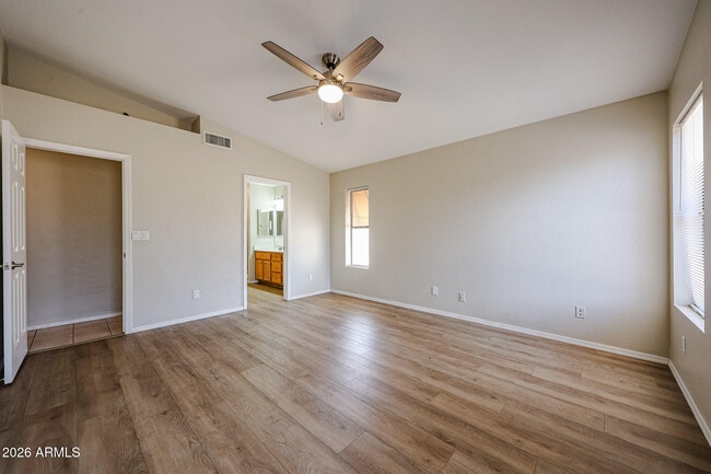 Building Photo - 6320 W Paradise Ln