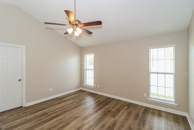 Building Photo - 9920 Averbury Cove