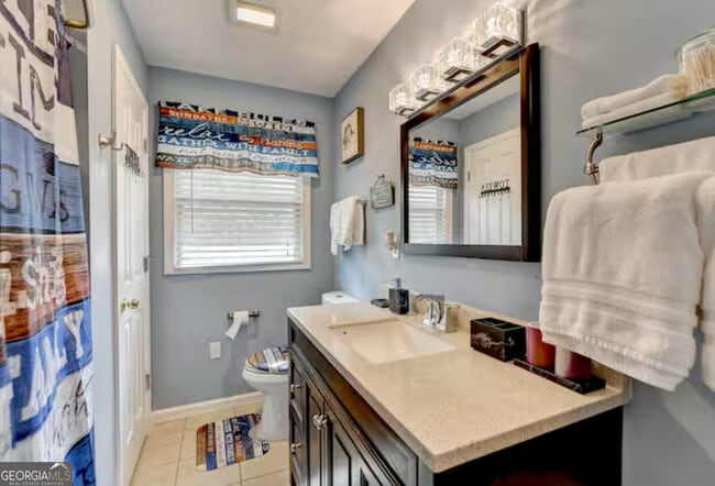 Building Photo - 2817 Evergreen Pl