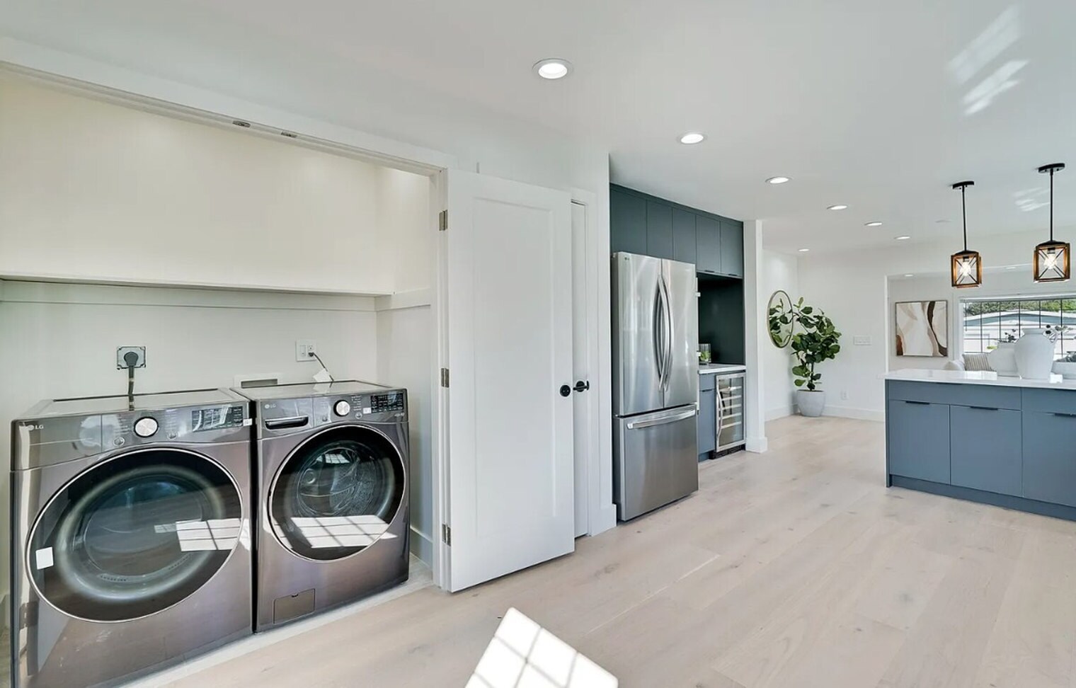 Building Photo - 331 San Antonio Ave