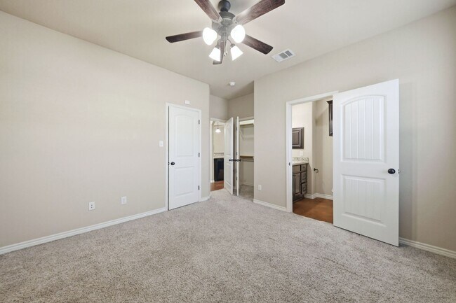 Building Photo - 312 Newcomb Ln