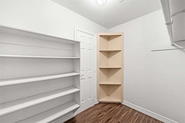 Building Photo - 10822 Bob White Dr