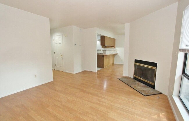 Building Photo - 9495-9497 W Edna St
