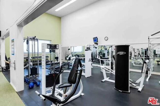 Building Photo - 2637 Angelo Dr