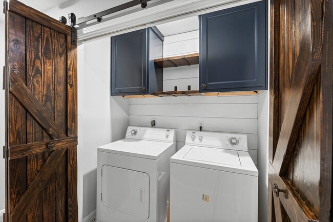 Building Photo - 17 E Willowood Ct