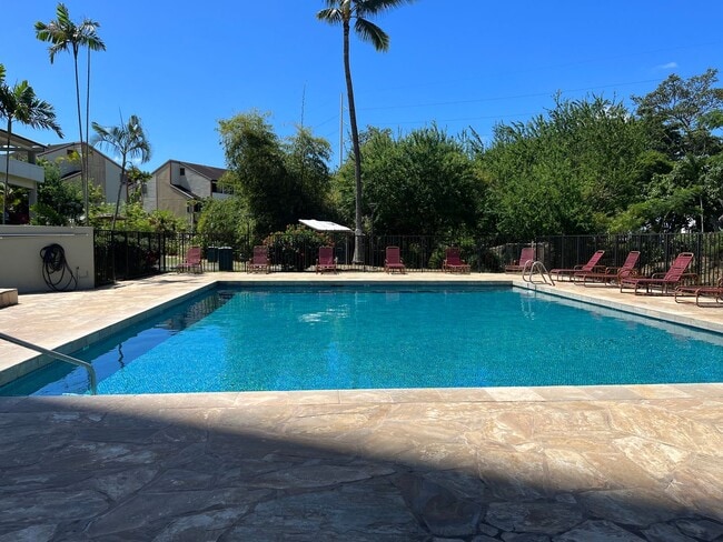 Building Photo - Pearl Regency 1 bedroom, 1 bath condo, wit...
