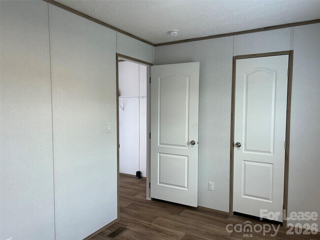 Building Photo - 128 Gatewood Dr