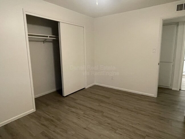 Building Photo - 4719 N 15th Ave