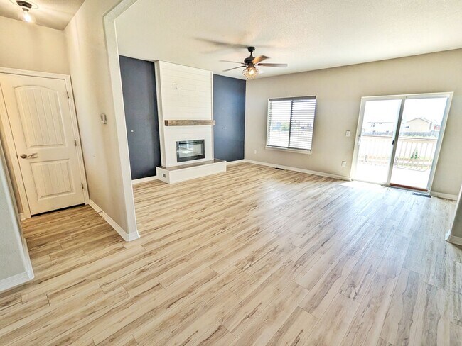 Building Photo - Stunning Modern Home with SHORT TERM LEASE and Breathtaking Mountain Views