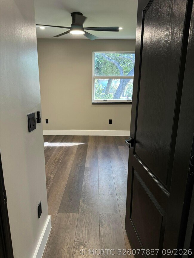 Building Photo - 10366 Buena Ventura Dr