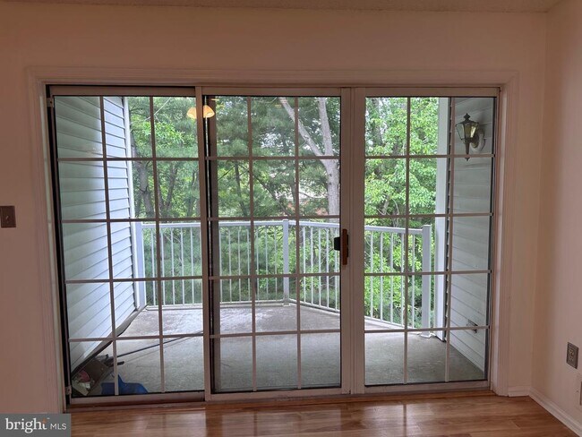 Building Photo - 65 Cheverny Ct