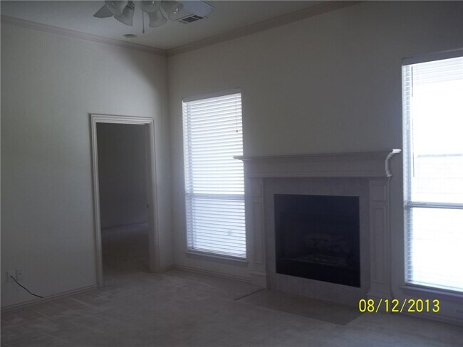 Building Photo - 6218 Bentwood Dr