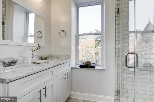 Primary Bathroom - 1823 N Capitol St NE