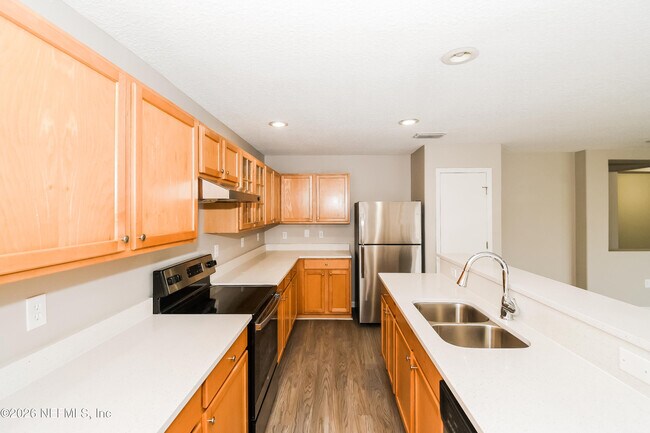 Building Photo - 11533 Brian Lakes Dr N