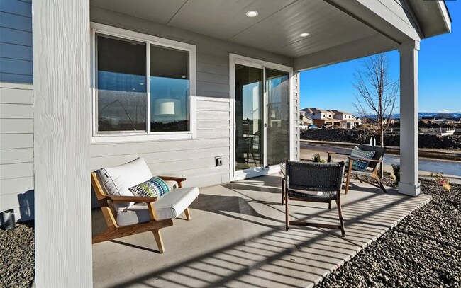 Building Photo - BRAND NEW Spacious 3 Bed 2.5 Bath + Office Townhouse