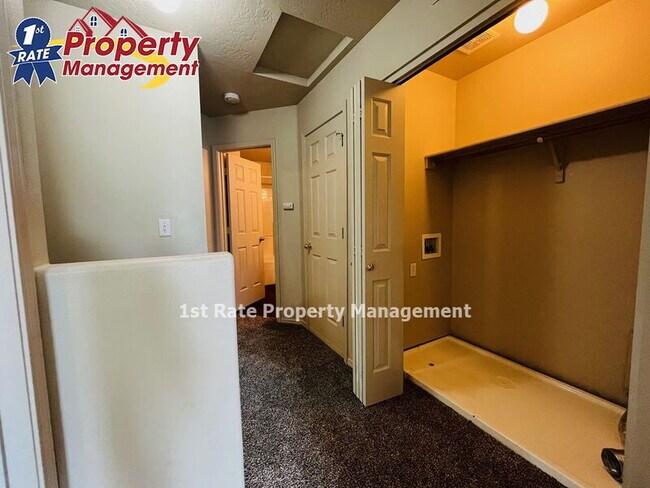 Building Photo - 16025 N 19th St