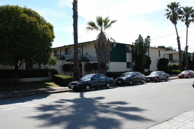 Building Photo - 907 Granada