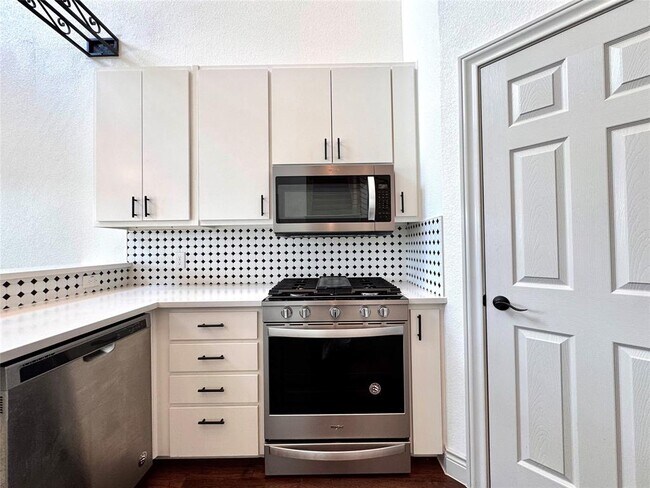 Building Photo - 2105 Tiger Trail