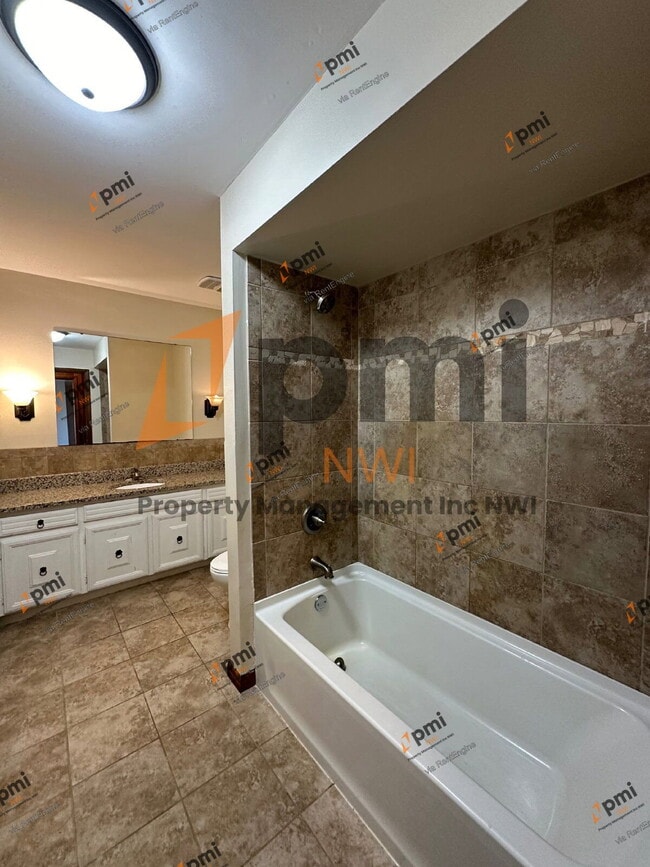 Building Photo - 202 E 250 S