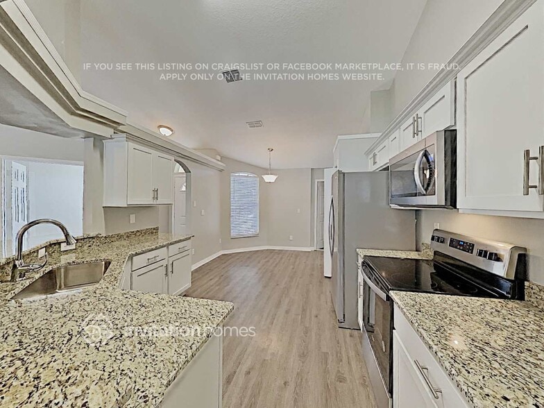 Building Photo - 3229 Sawgrass Creek Cir