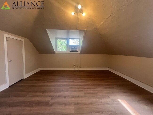Building Photo - 909 Leavenworth St