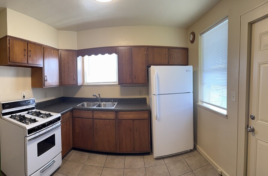 Building Photo - 4320 18th Ave