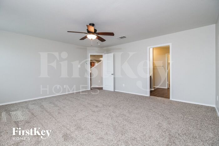 Building Photo - 309 Plum Dr