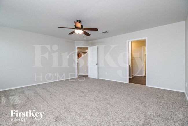 Building Photo - 309 Plum Dr