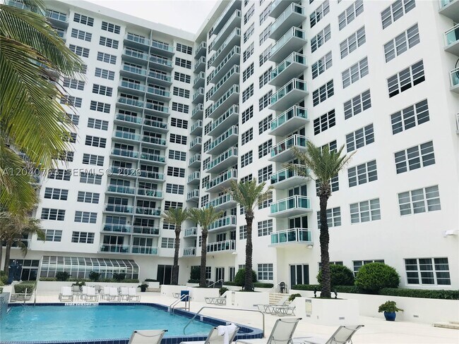 Building Photo - 6917 Collins Ave